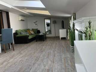 Отель Ломоносов Санкт-Петербург Люкс с кроватью размера "queen-size" и гидромассажной ванной-6