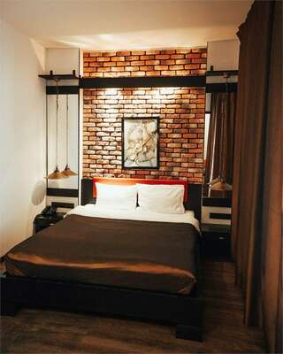 Отель Ломоносов Санкт-Петербург Стандартный номер с кроватью размера "queen-size"-6