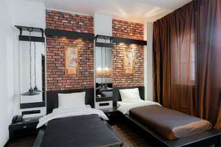 Отель Ломоносов Санкт-Петербург Двухместный номер с 2 отдельными кроватями-1