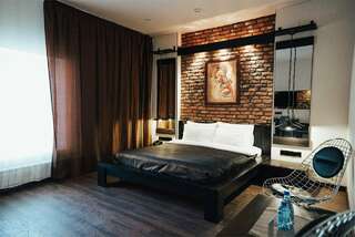 Отель Ломоносов Санкт-Петербург Улучшенный трехместный номер-1