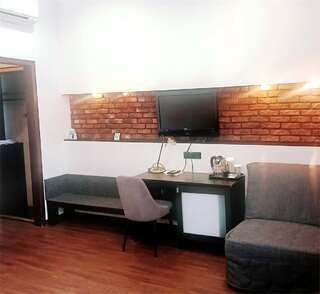 Отель Ломоносов Санкт-Петербург Улучшенный трехместный номер-3